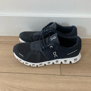 On Women’s Cloud 5 Running Shoes Sneakers 8.5